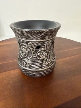 Scentsy Silvervine Mini Wall Warmer Retired NIB